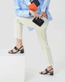 Giày sandal quai ngang khóa trang trí