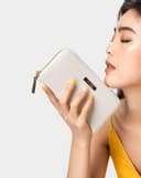 Ví cầm tay hoạ tiết vân chìm VI052