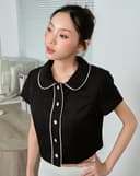 Áo kiểu cổ lá sen phối nút hoa