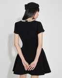 Đầm mini cổ trang trí dây ngọc trai