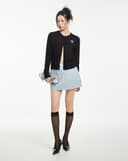 Áo cardigan cổ tròn thêu charm nơ