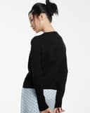 Áo cardigan cổ tròn thêu charm nơ