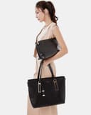 Túi Xách Lớn Tote Lớn Gắn Charm Trang Trí