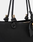 Túi Xách Lớn Phối Charm Trang Trí