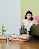 Túi Xách Nhỏ Tay Cầm Xoắn Phối Charm