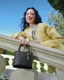 Túi Xách Nhỏ Phối Charm Trang Trí