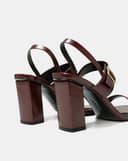 Giày Sandal Gót Vuông Quai Ngang Phối Khóa Trang Trí