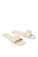 Dép quai ngang mũi vuông