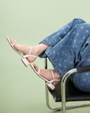 Giày Sandal Gót Thấp Phối Hai Quai Xoắn