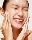 Sữa Rửa Mặt Cocoon Sen Hậu Giang Làm Dịu Da Nhạy Cảm 310ml