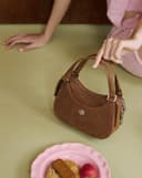 Túi Xách Nhỏ Double-Handle Trang Trí Logo Kim Loại