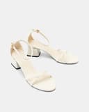 Giày Sandal Gót Vuông Quai Chéo