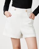 Quần short ống A phối nẹp nút