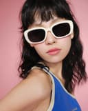 Mắt kinh gọng vuông