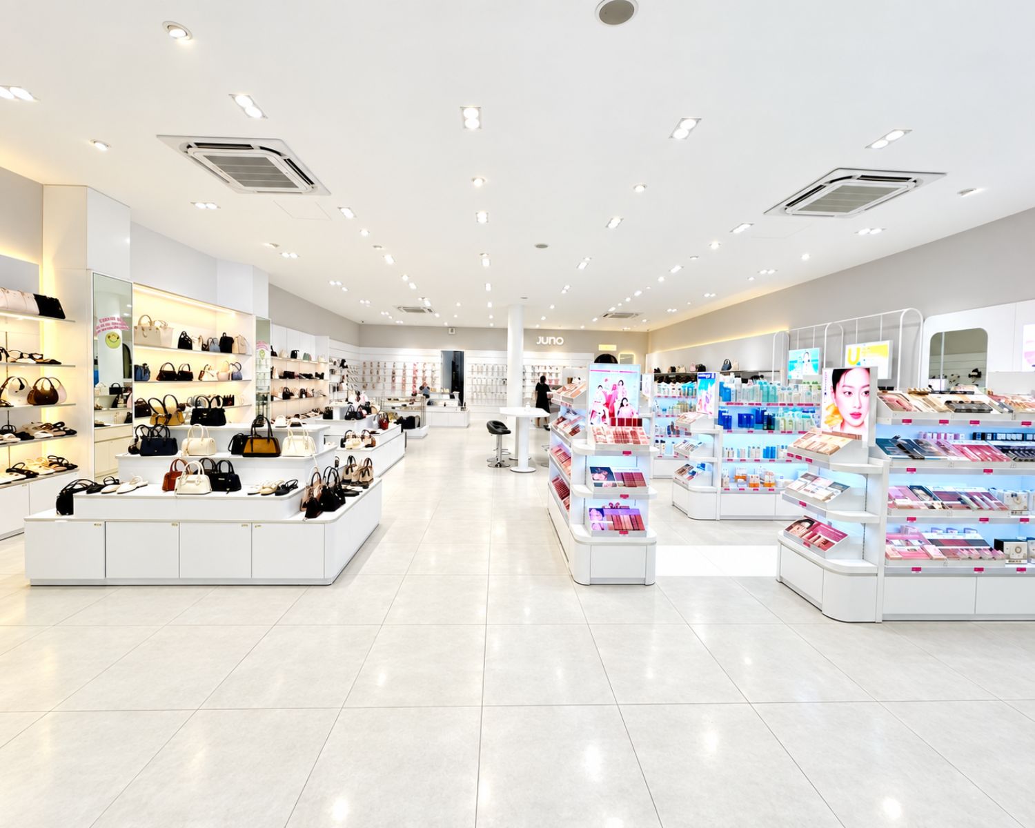 JUNO Showroom 3